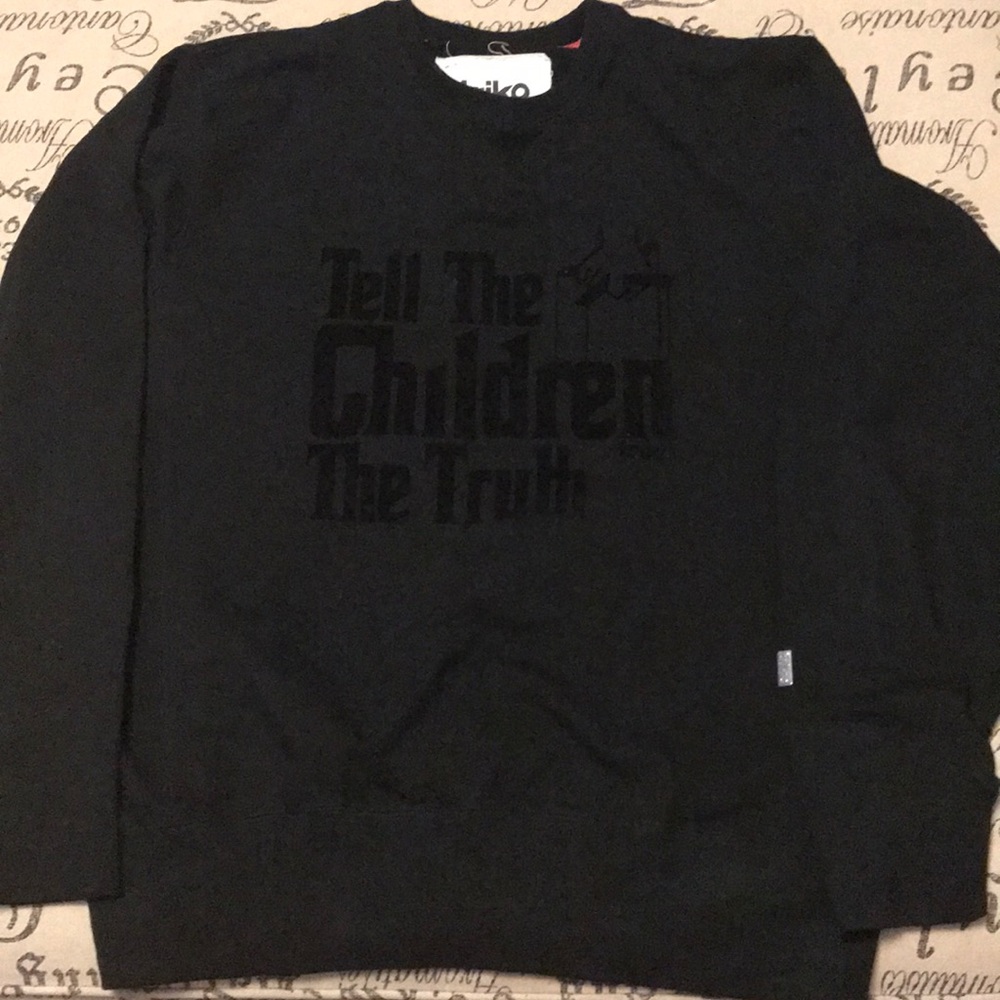 Triko crewneck sweater